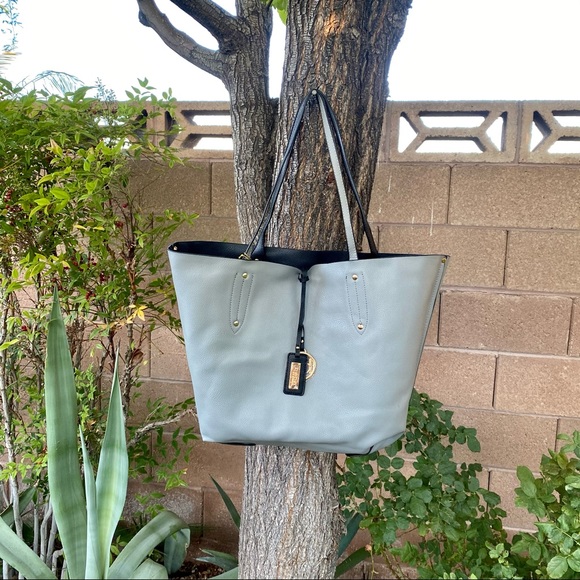 Bebe Reversible Black Gray Large Tote Hand Bag - Picture 2 of 7